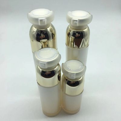 ポンプ15ml 30ml 50ml 100mlを搭載する空気のないびんを包む贅沢な化粧品